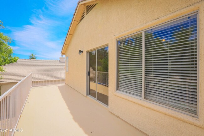 Building Photo - 7456 W Aurora Dr