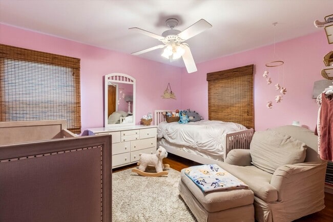 Building Photo - 745 Greenview Pl