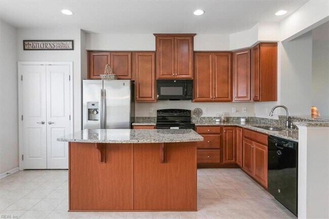 Building Photo - 3 bedroom/ 2 full bathroom and 1 half bathroom -Villages at Candle Station