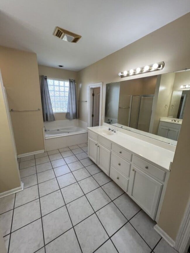 Building Photo - Corner-Lot Comfort in Zachary! — Spacious 3BR Home in Ravenwood Subdivision