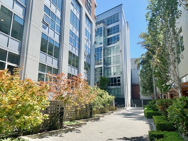 Building Photo - South Beach Contemporary Top Floor New Yor...