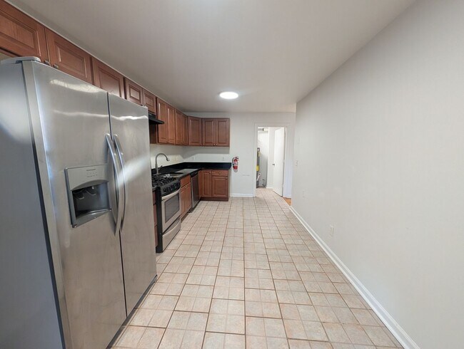 Building Photo - 511 Sewall Ave