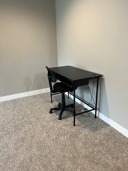 Building Photo - 844 Delrose Ln