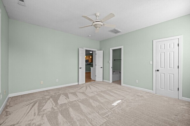 Building Photo - 212 Carefree Ln