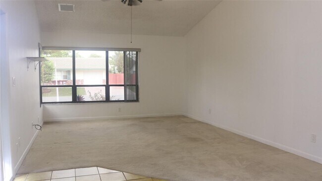 Building Photo - 4105 NW 78th Terrace