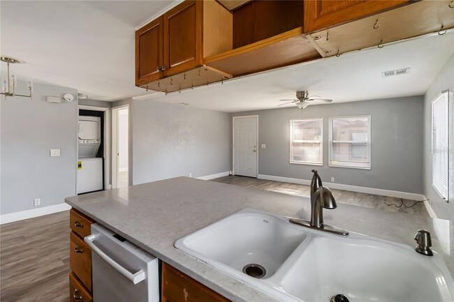 Building Photo - 312 Eron Way