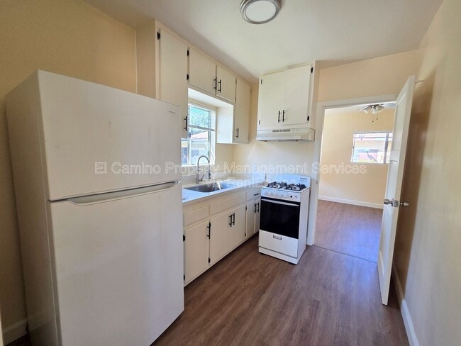 Building Photo - 4013 Live Oak St