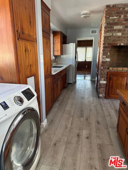 Building Photo - 2903 W Carson St