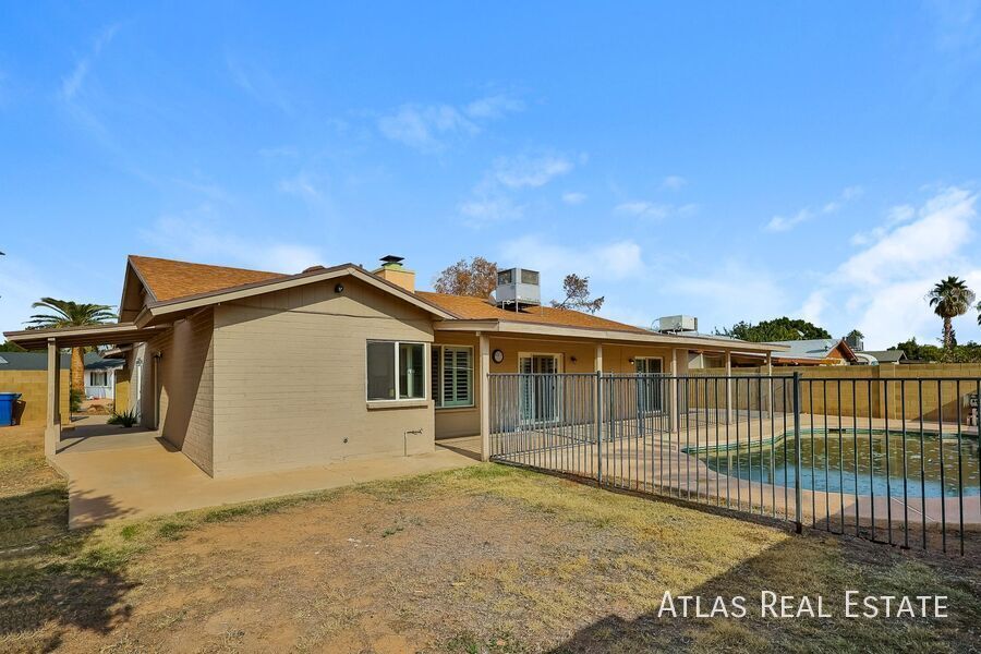 Building Photo - 1209 W Palo Verde Dr