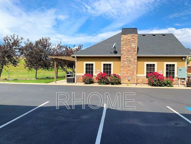 Building Photo - 114 Bella Monte Dr