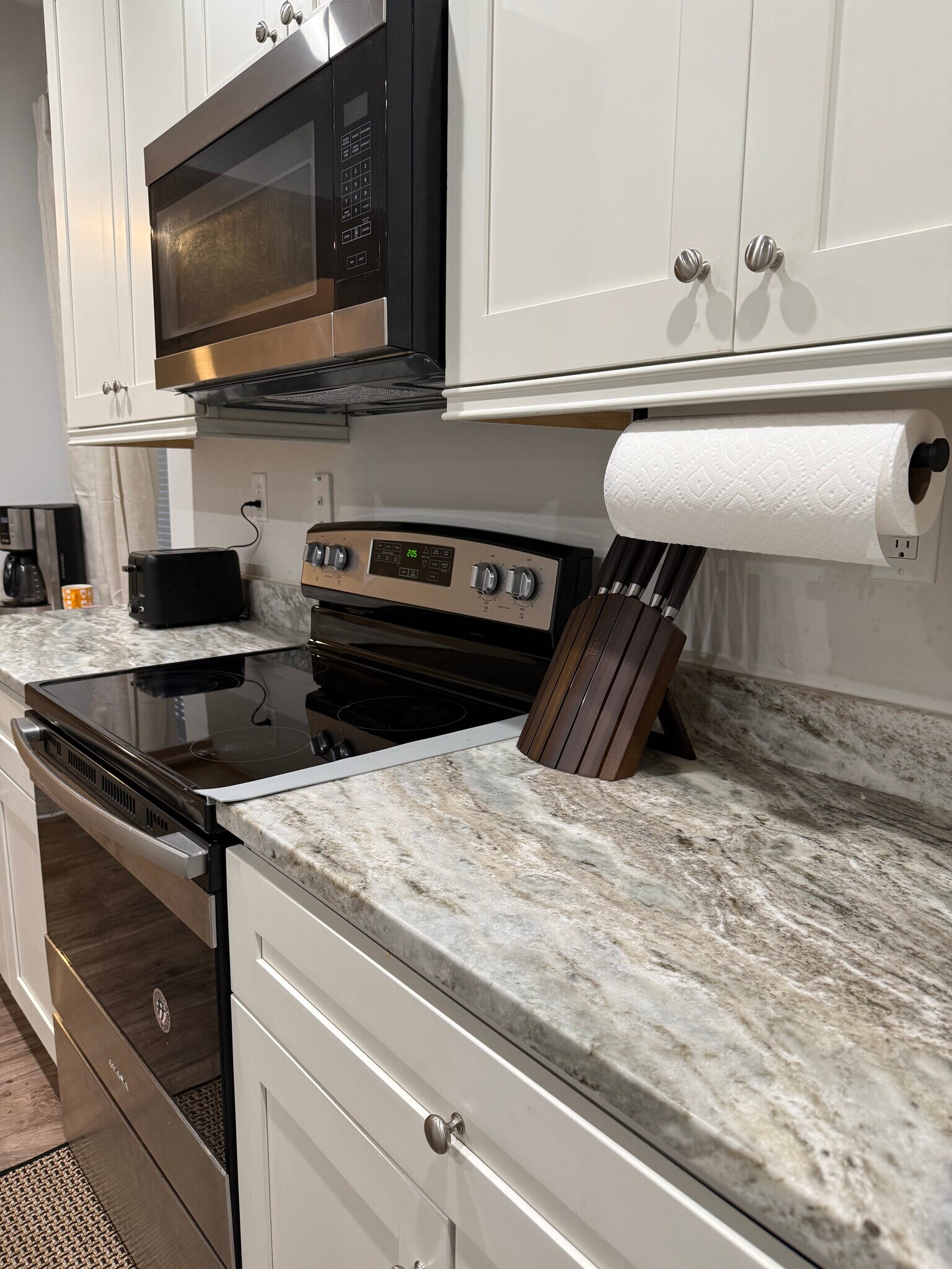 Building Photo - 2606 Middle Ave