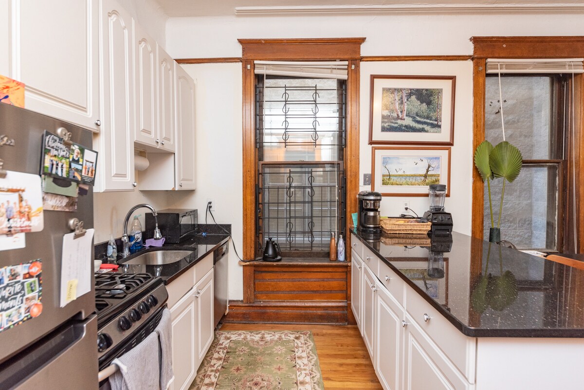 Building Photo - 1722 N Mohawk St