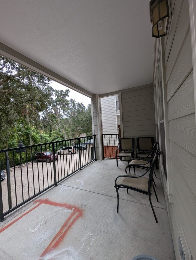 Building Photo - Campus View 202