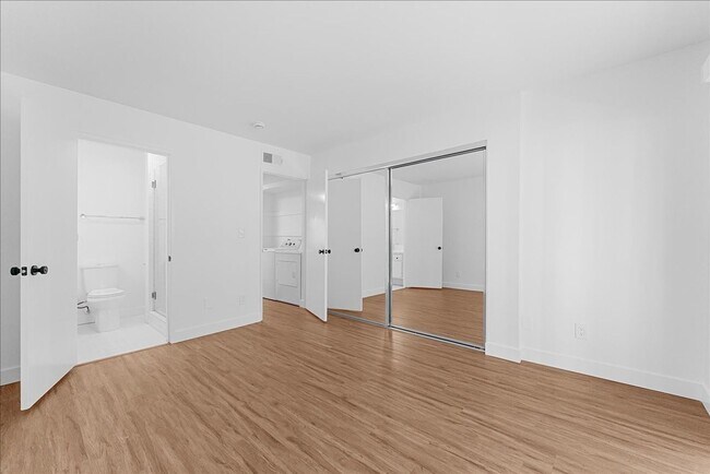 Building Photo - 448 W Windsor Rd