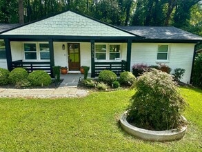 Building Photo - 2434 Rockcliff Rd SE