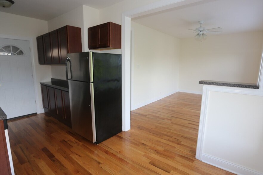 Building Photo - 3834.5 N Fremont St