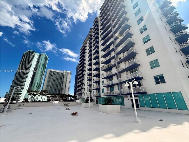 Building Photo - 275 NE 18th St