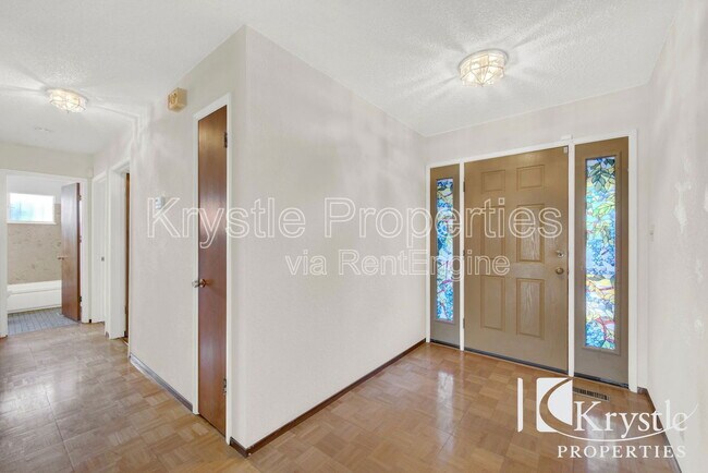 Building Photo - 949 N Camino Alto