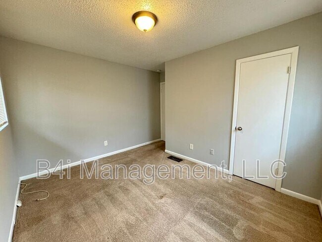 Building Photo - 8035 Devonshire Dr