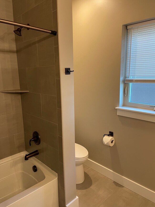 Building Photo - 2689 Blackbird Dr