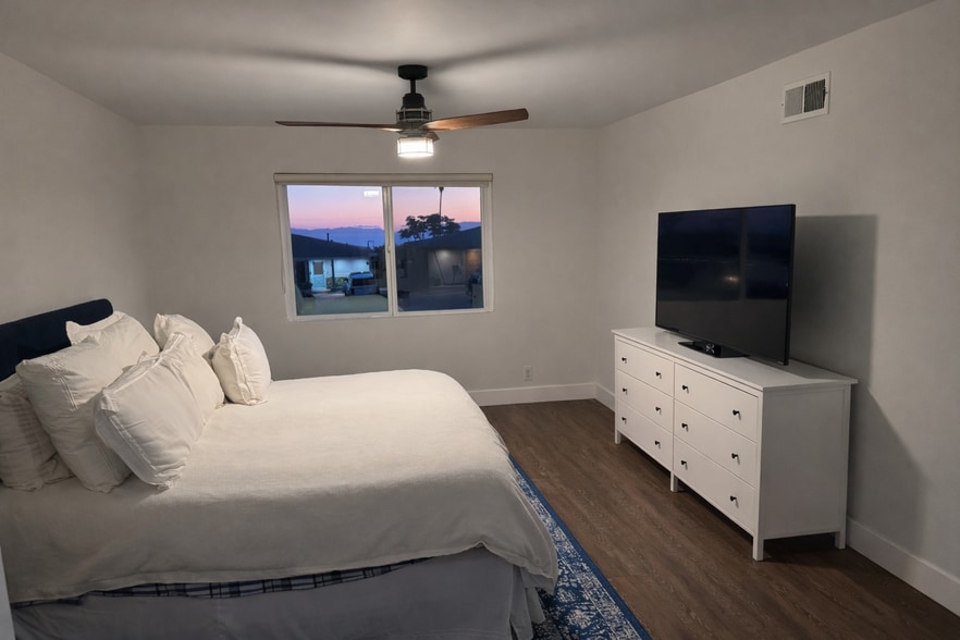 Building Photo - 1606 W 22nd St