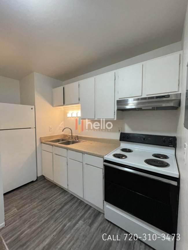 Building Photo - 1721 Clemson Dr