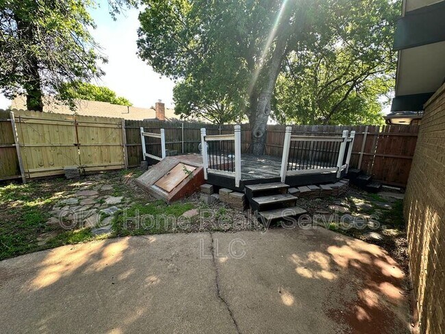 Building Photo - 11004 NW 115th St