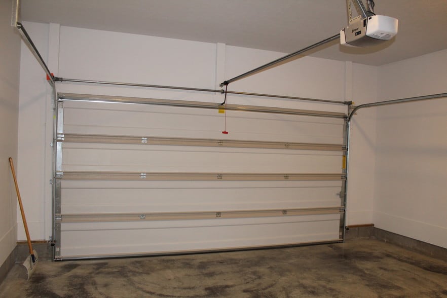 Garage - 4623 6th Ave