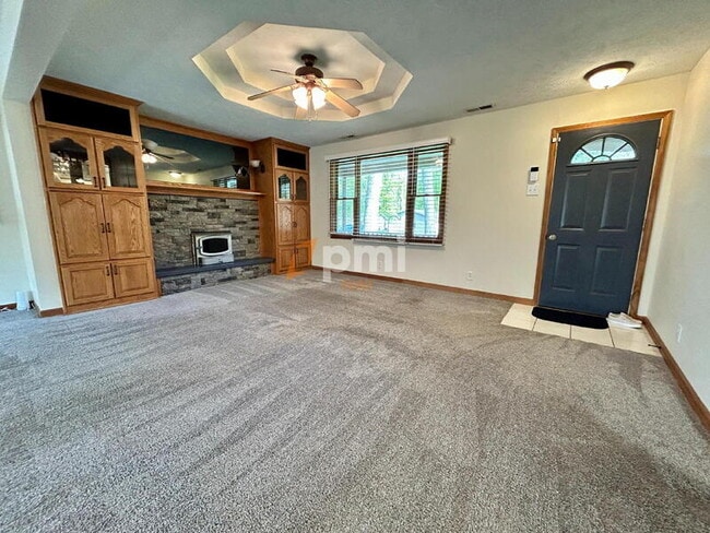 Building Photo - 5107 White Oak Terrace