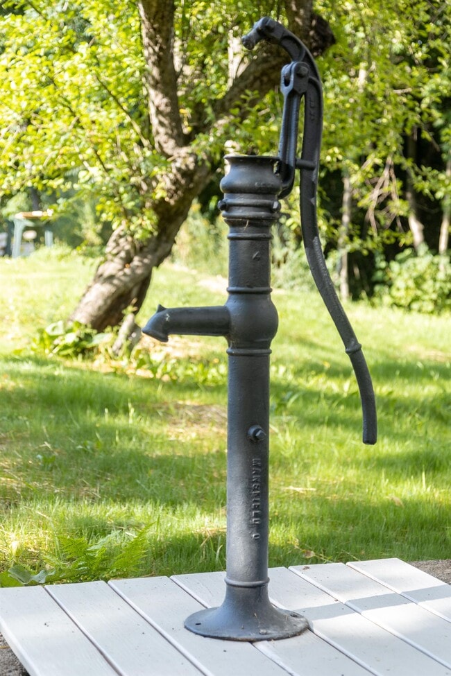 Building Photo - 37 Main Rd N