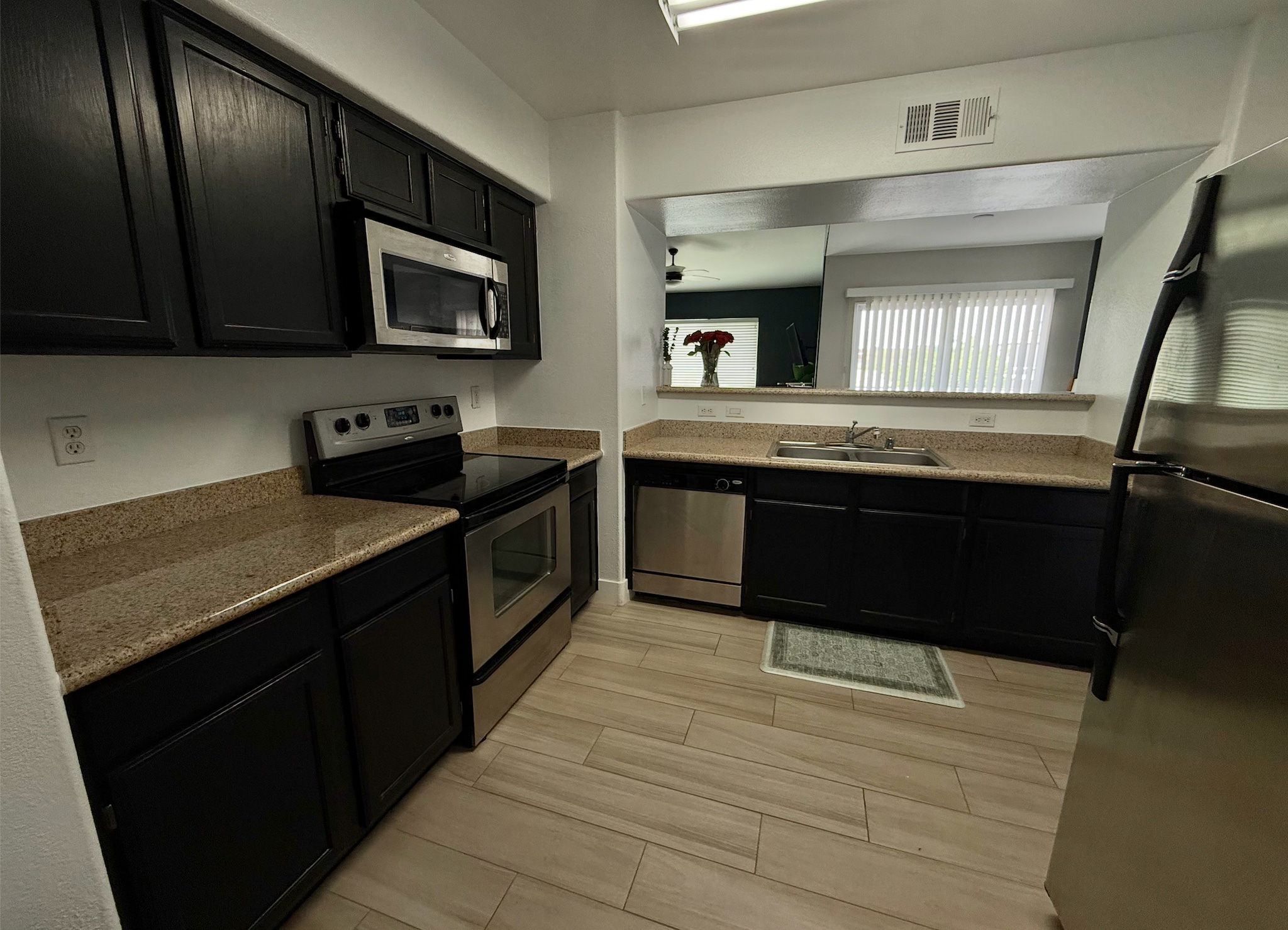 Kitchen - 7255 W Sunset Rd