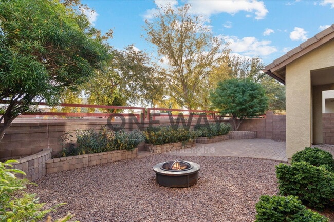 Building Photo - 18815 E Swan Dr