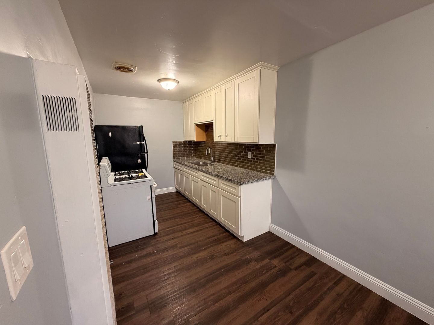 Building Photo - 7812 Sayonara Dr