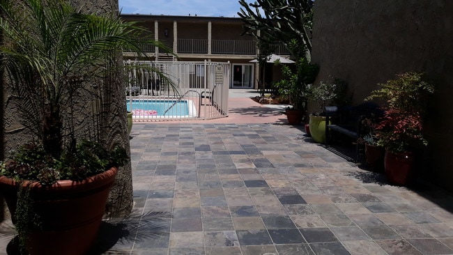 Entryway - 4727 W 147th St