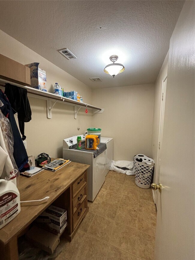 Building Photo - 18507 Prairie Larkspur Dr