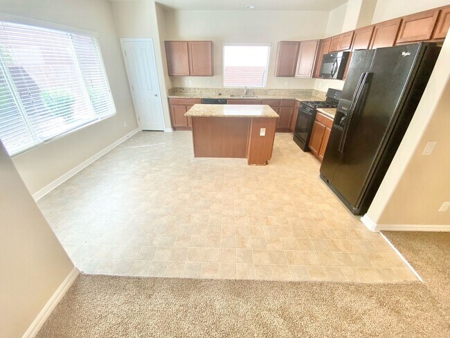 Building Photo - WONDERFUL HENDERSON HOME 3 BEDROOM / 2.5 BATH TWO STORY HOME WITH 2 CAR GARAGE