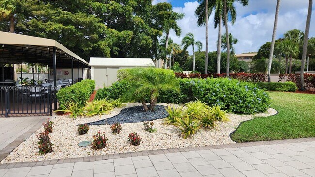 Building Photo - 2403 Antigua Cir