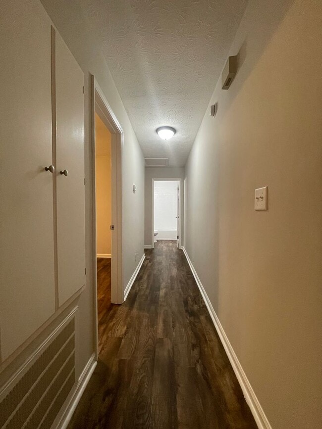 Building Photo - 133 Cedar Ct