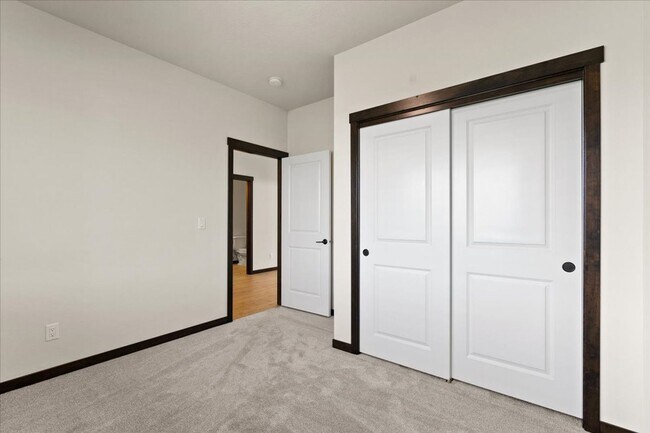 Building Photo - Spacious 4-Bedroom, 2.5 Bath, Two-Story Gem with a Fenced Yard!