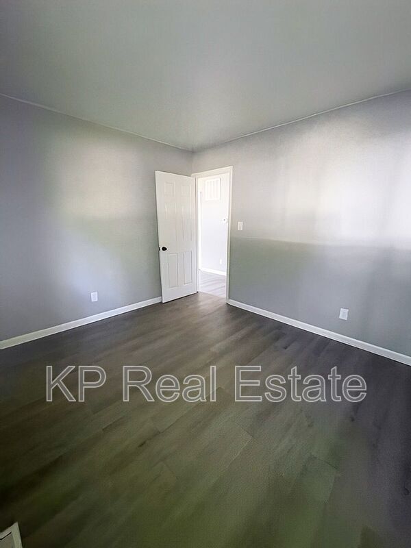 Building Photo - 1253 Grovewood Dr