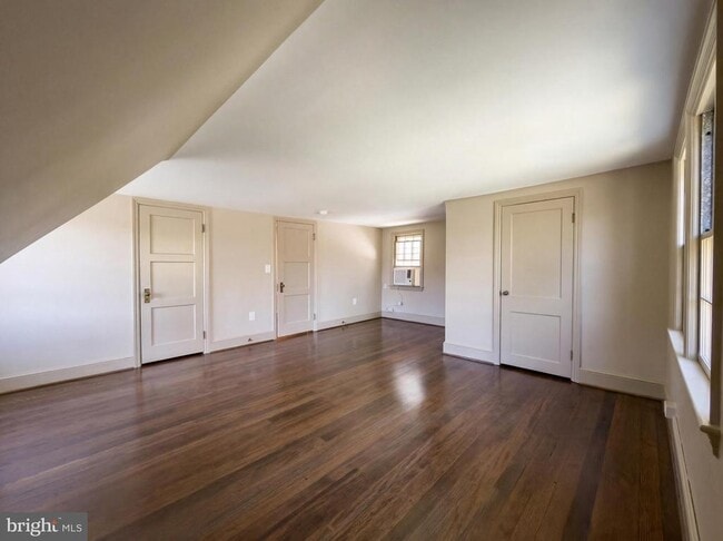 Building Photo - 37899 Snickersville Turnpike