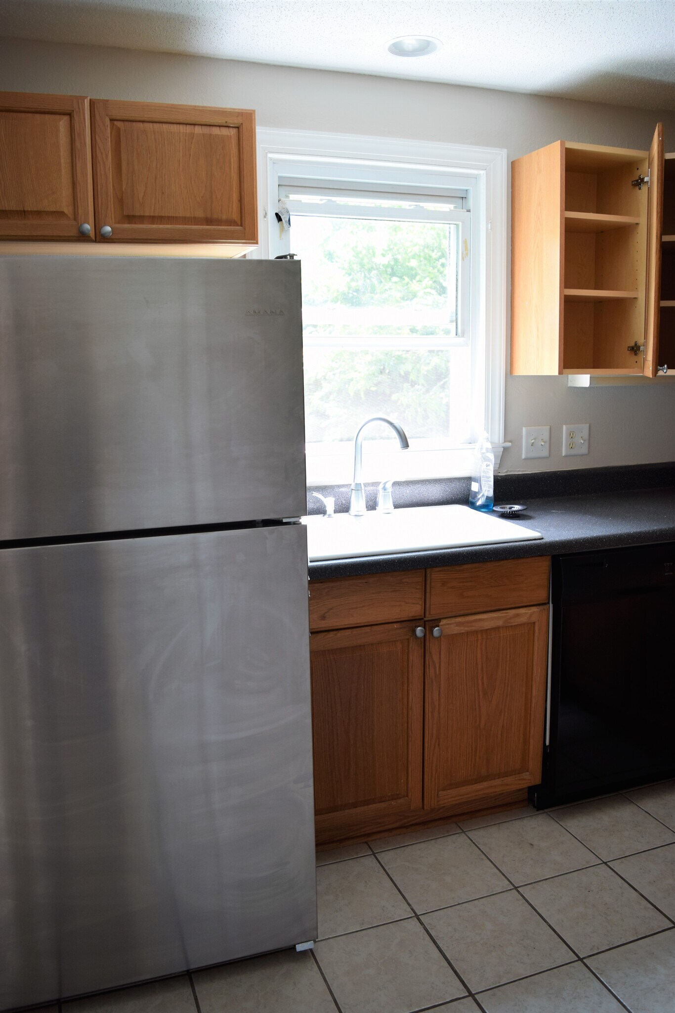 Kitchen - 18 Morrison Ave