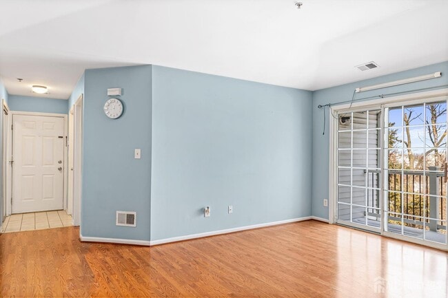 Building Photo - 734 Waterford Dr