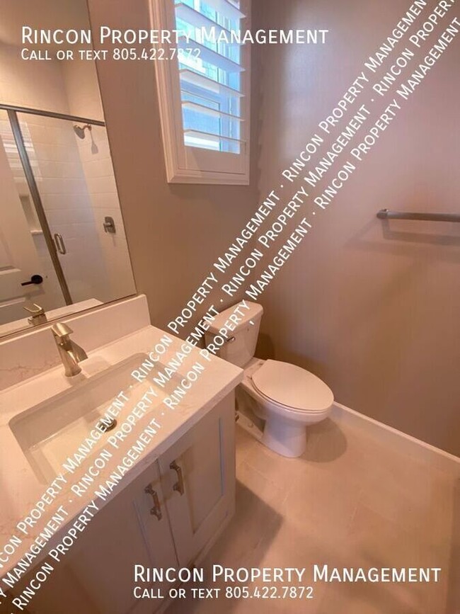 Building Photo - ONE BEDROOM RENTAL with Ensuite Bathroom a...