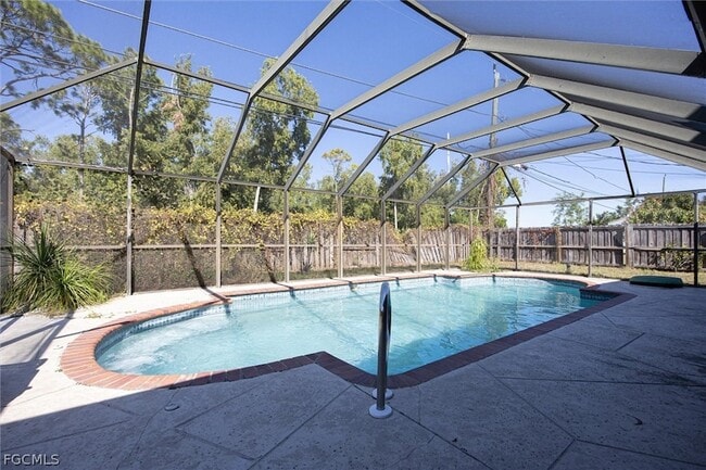 Building Photo - 7261 Albany Rd