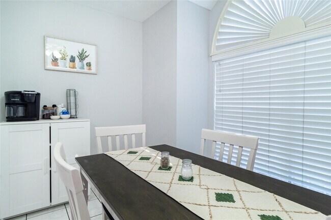 Building Photo - 13414 Creek Springs Dr