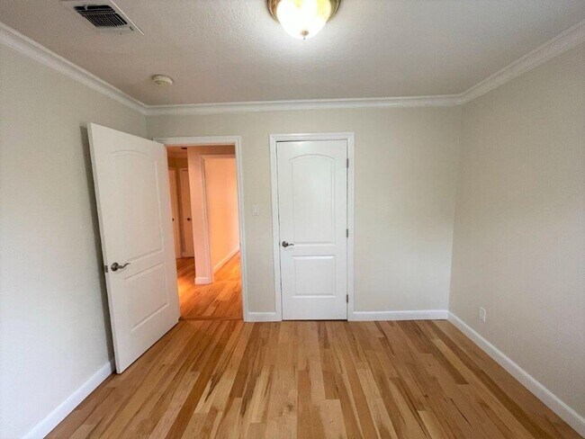 Building Photo - Concord! Beautiful fully remodeled 3 bedro...