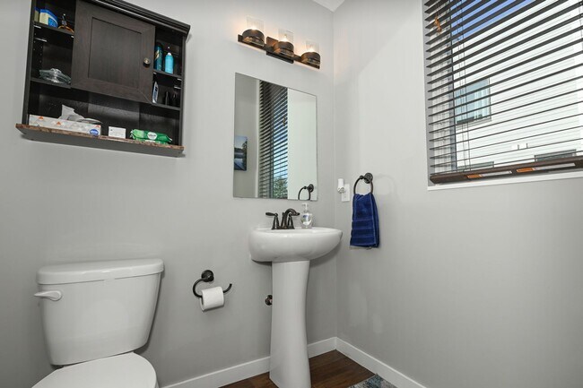 Building Photo - 18875 Riversouth Terrace