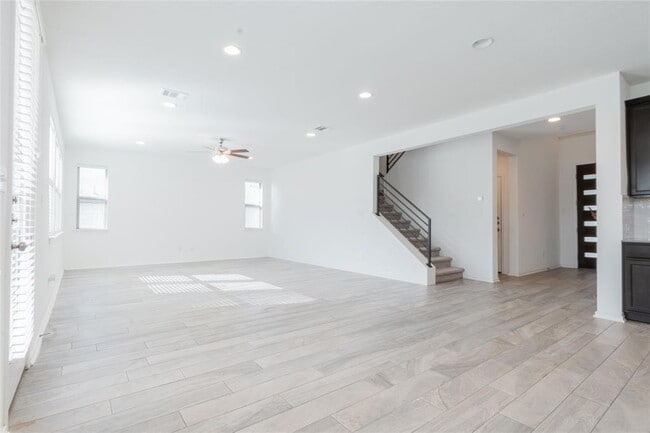 Building Photo - 1333 Terrace View Dr