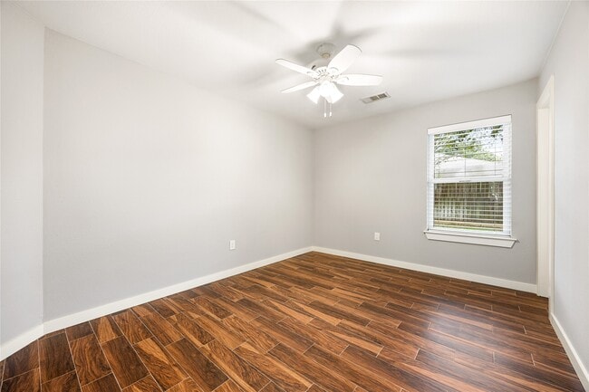 Building Photo - 5122 Prairie Creek Dr